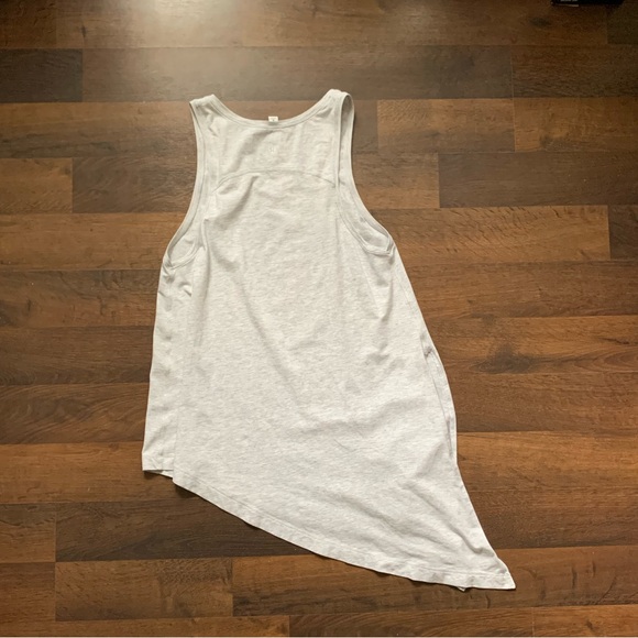 Lululemon To The Point Tank - Picture 6 of 9